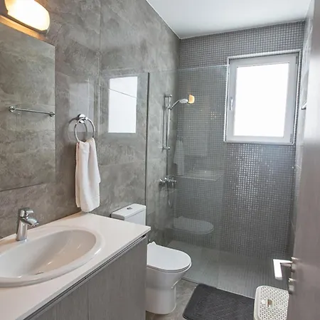 Rent Your Dream Holiday And Look Forward To Relaxing Beside Your Private Pool 1559 Βίλα