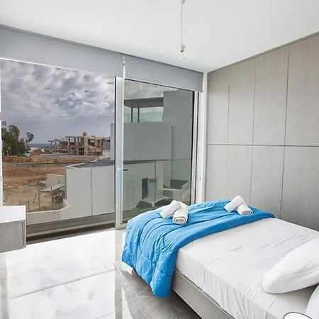 Rent Your Dream Holiday And Look Forward To Relaxing Beside Your Private Pool 1559
