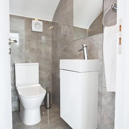 Rent Your Dream Holiday And Look Forward To Relaxing Beside Your Private Pool 1559 * プロタラス