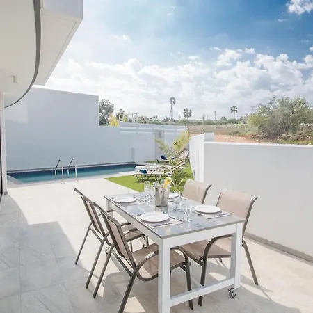 Rent Your Dream Holiday And Look Forward To Relaxing Beside Your Private Pool 1559 * Protaras