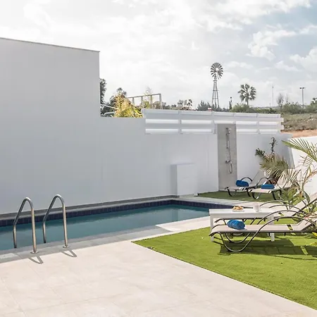 Rent Your Dream Holiday And Look Forward To Relaxing Beside Your Private Pool 1559 Villa *