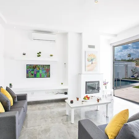Rent Your Dream Holiday And Look Forward To Relaxing Beside Your Private Pool 1559 Villa *